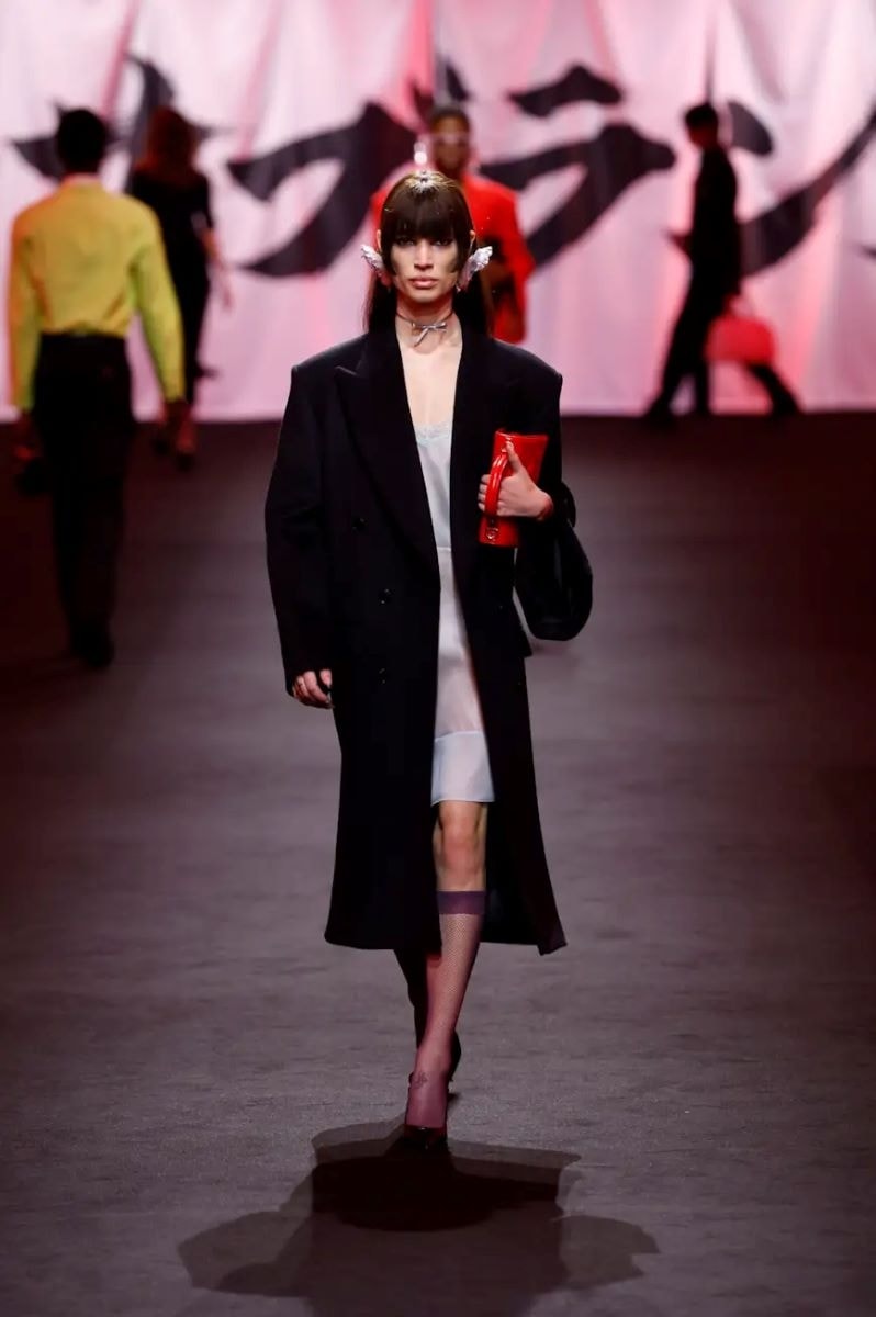 Un look Casablanca fall-winter 2025/26 (ph Francesc Ten/MFF)