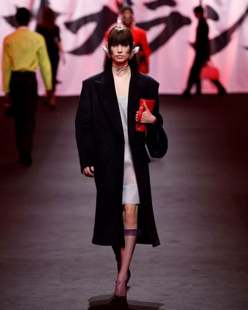 Un look Casablanca fall-winter 2025/26 (ph Francesc Ten/MFF)
