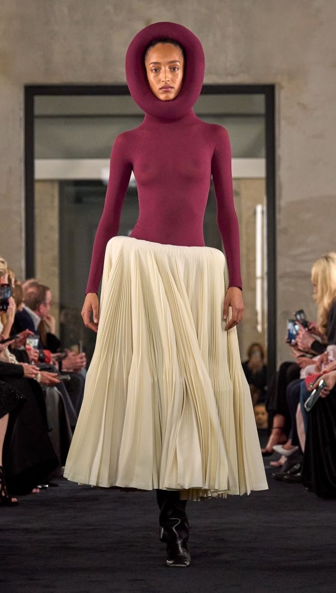 Un look Alaïa summer-fall 2025 (courtesy Alaïa)