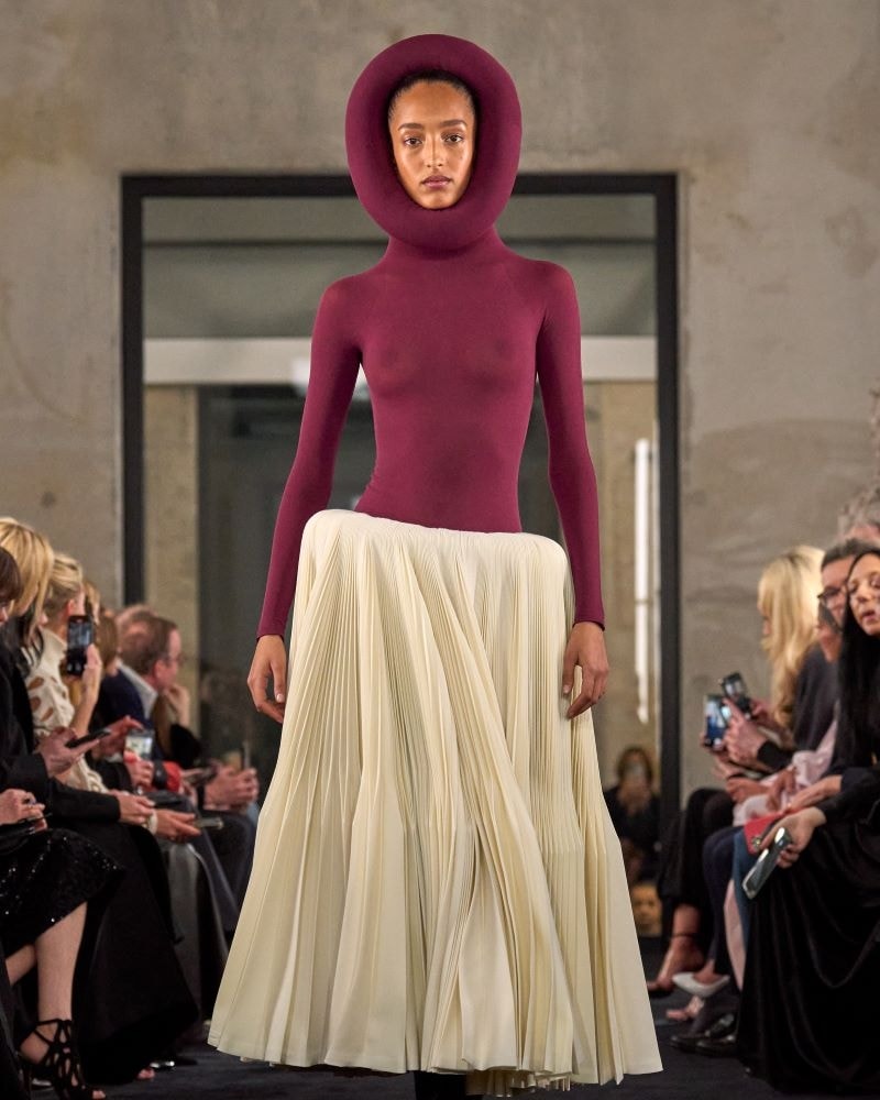 Un look Alaïa summer-fall 2025 (courtesy Alaïa)
