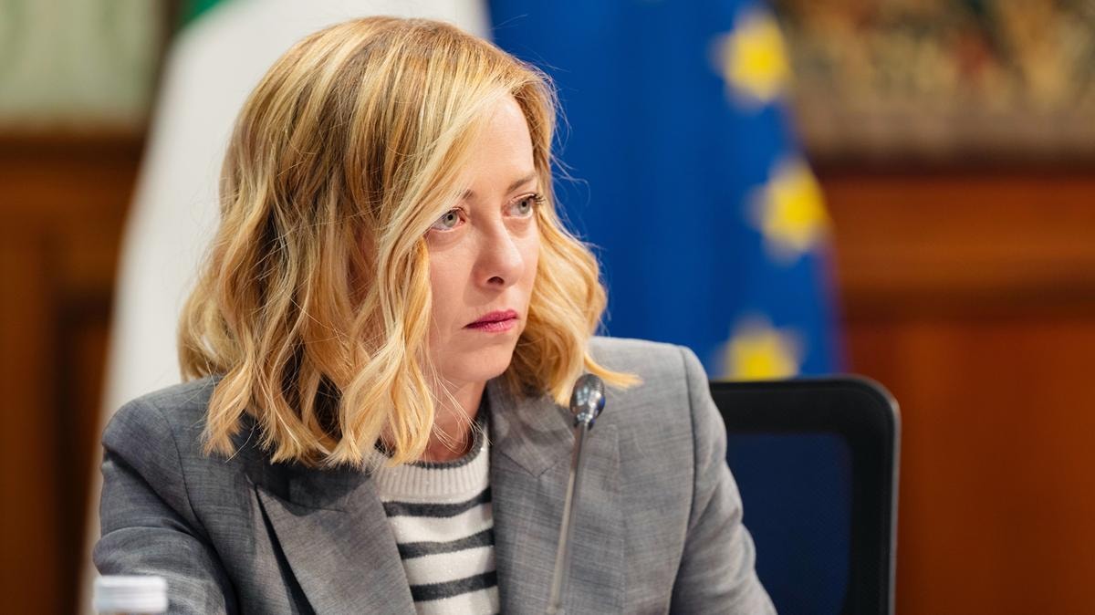 Difesa, la premier Meloni non prende posizioni sul piano di riarmo. Attesa a Bruxelles per il Consiglio straordinario