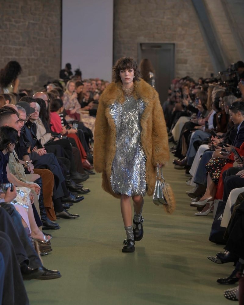 Un look Rabanne fall-winter 2025/26 (ph Francesc Ten/MFF)