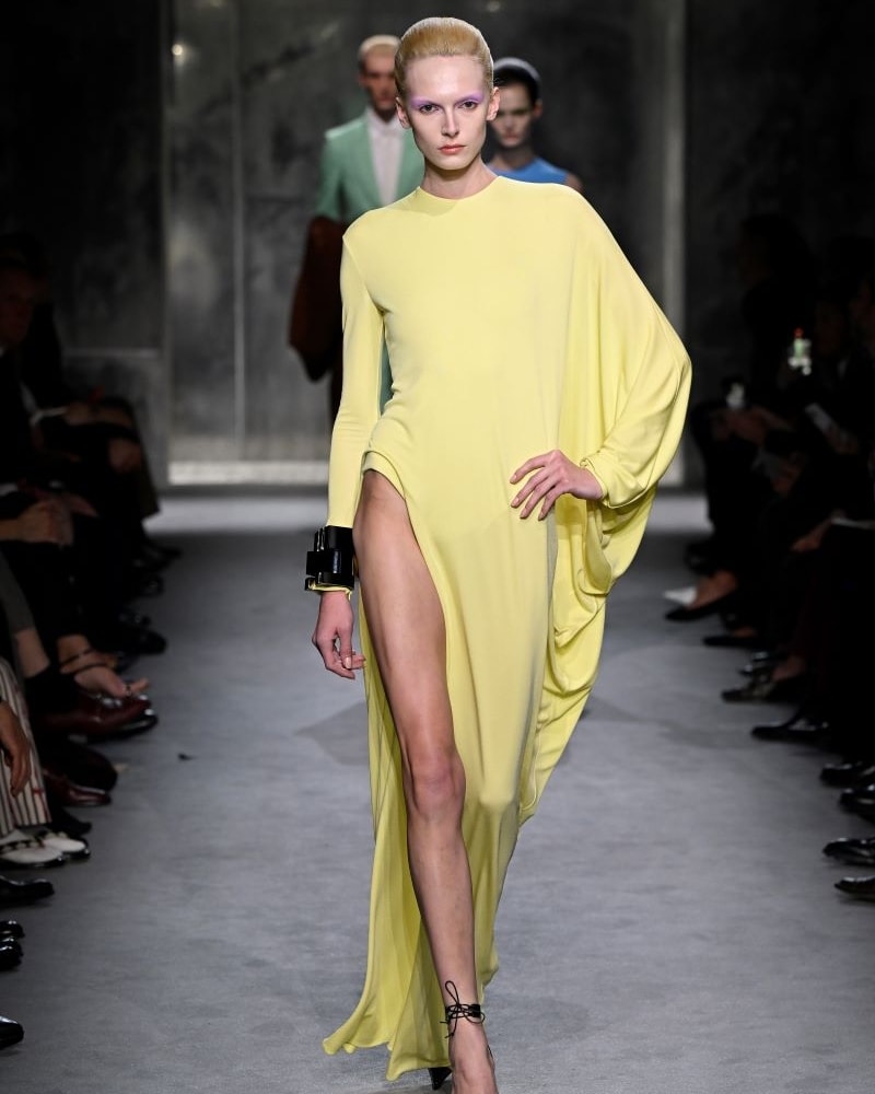 Un look Tom Ford fall-winter 2025/26 (courtesy Tom Ford)