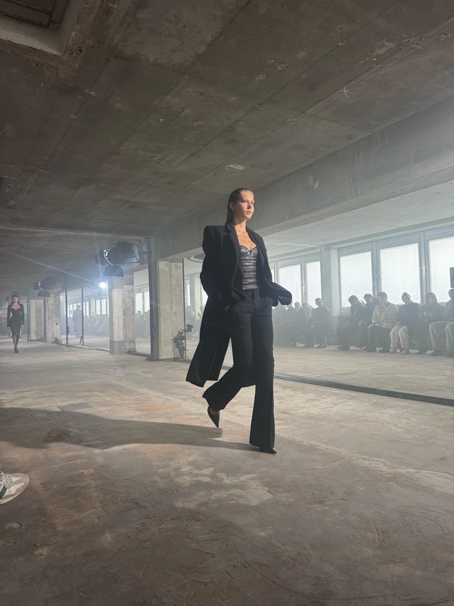 Un look fall-winter 2025/26 di Ludovic de Saint Sernin (ph Donato D'Aprile)