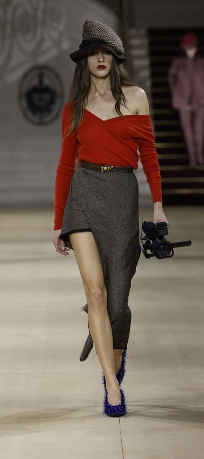 Un look Vivienne Westwood fall-winter 2025/26 (ph Francesc Ten/MFF)