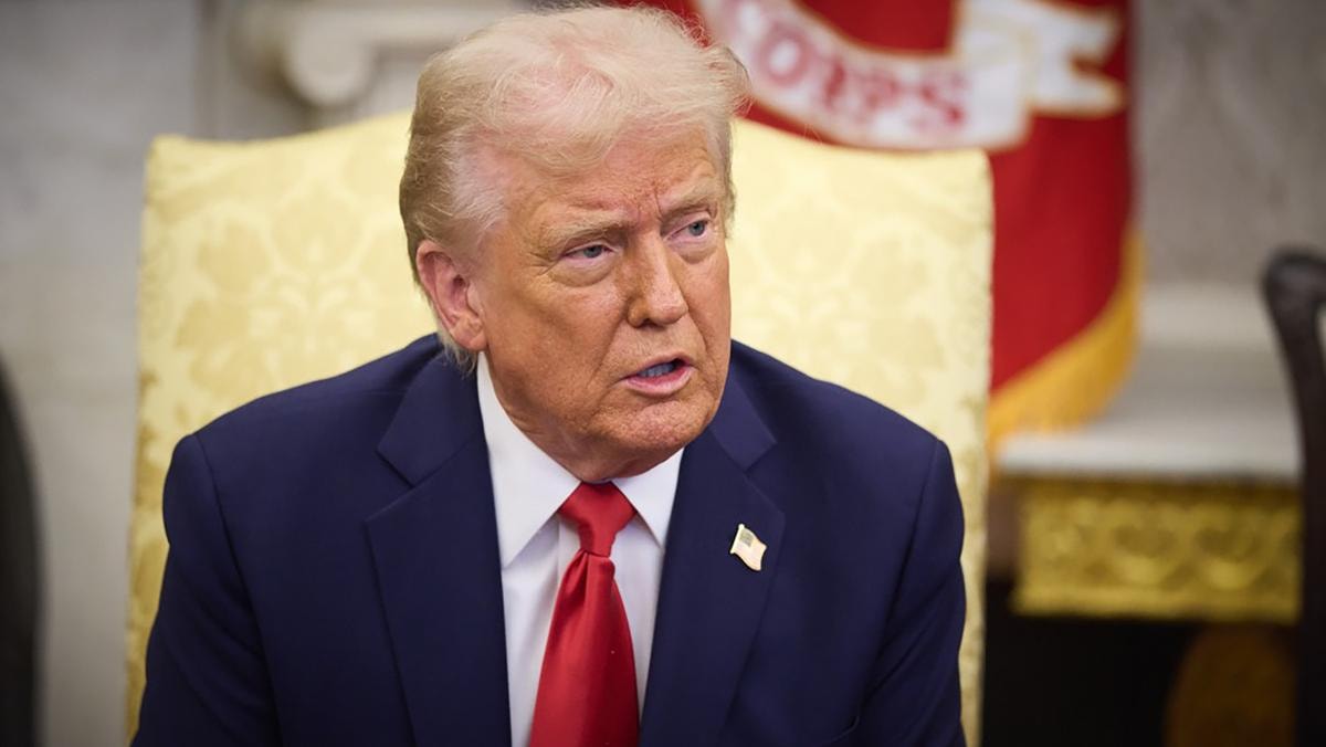 Trump dispone dazi del 50% al Canada su acciaio e alluminio: «Farò fallire la loro industria dell’auto». L’impatto su Stellantis