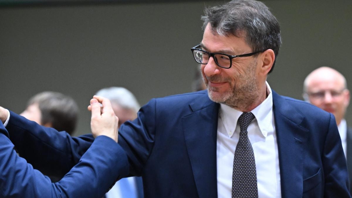 Ecofin, accolta la proposta di Giorgetti: un fondo di garanzia per la difesa che stimoli gli investimenti privati 