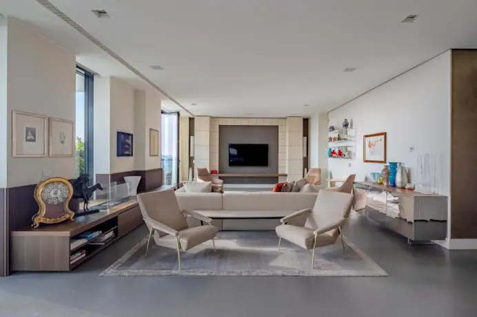 Avere come vicino di casa Hamilton a Milano? Bastano 8 milioni...