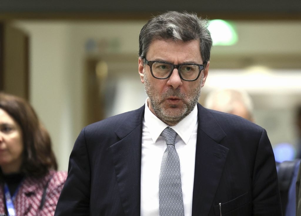 Golden power, il ministro Giancarlo Giorgetti: su Unicredit e Mps il veto è l’extrema ratio