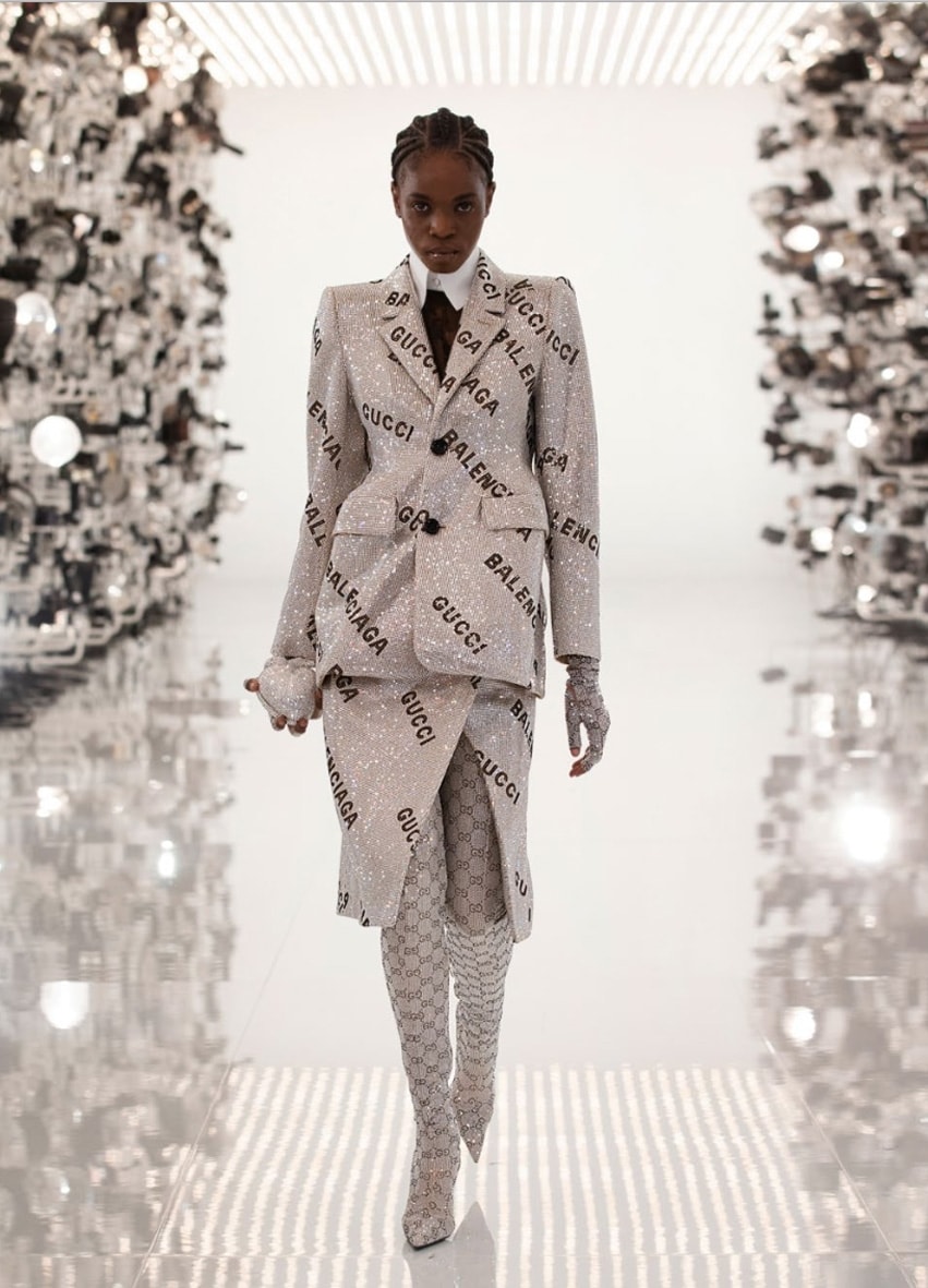 Un look Gucci in co-lab Balenciaga (courtesy Gucci)