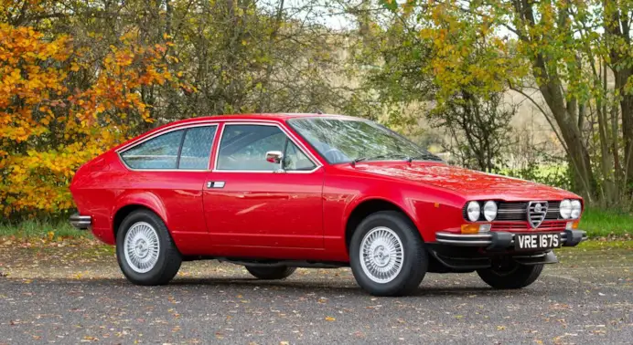 Auto da sogno (ancora) accessibili. Maserati biturbo, Alfa Romeo Alfetta GT e Lancia Beta, le 3 youngtimer da tenere d’occhio