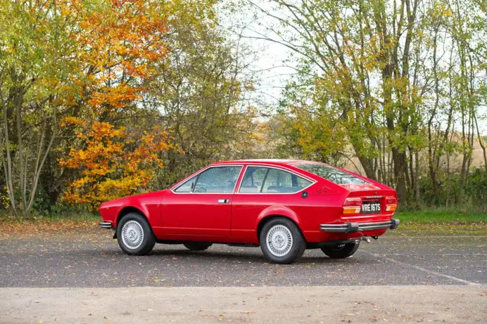 Auto da sogno (ancora) accessibili. Maserati biturbo, Alfa Romeo Alfetta GT e Lancia Beta, le 3 youngtimer da tenere d’occhio