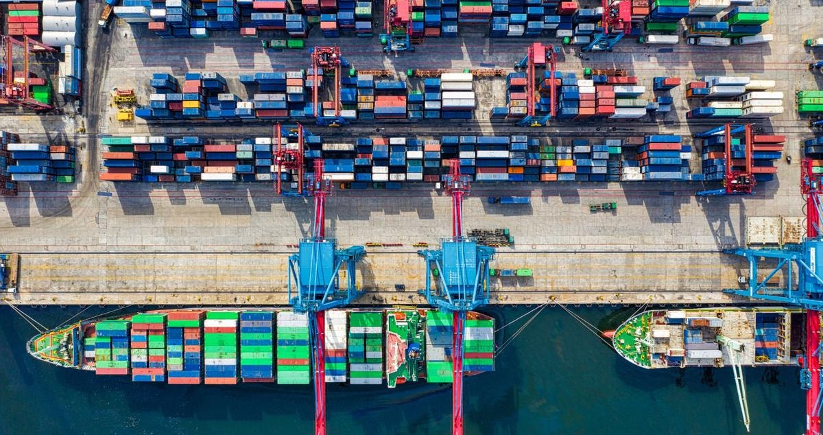 Dazi e guerra commerciale pesano su crescita e inflazione: l’Ocse rivede al ribasso le stime su Usa e Eurozona