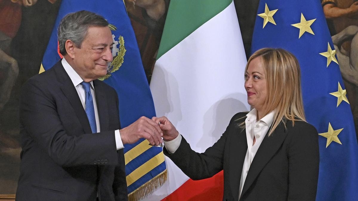 Mario Draghi e Giorgia Meloni per un giorno insieme al Senato a parlare di guerra ed Europa