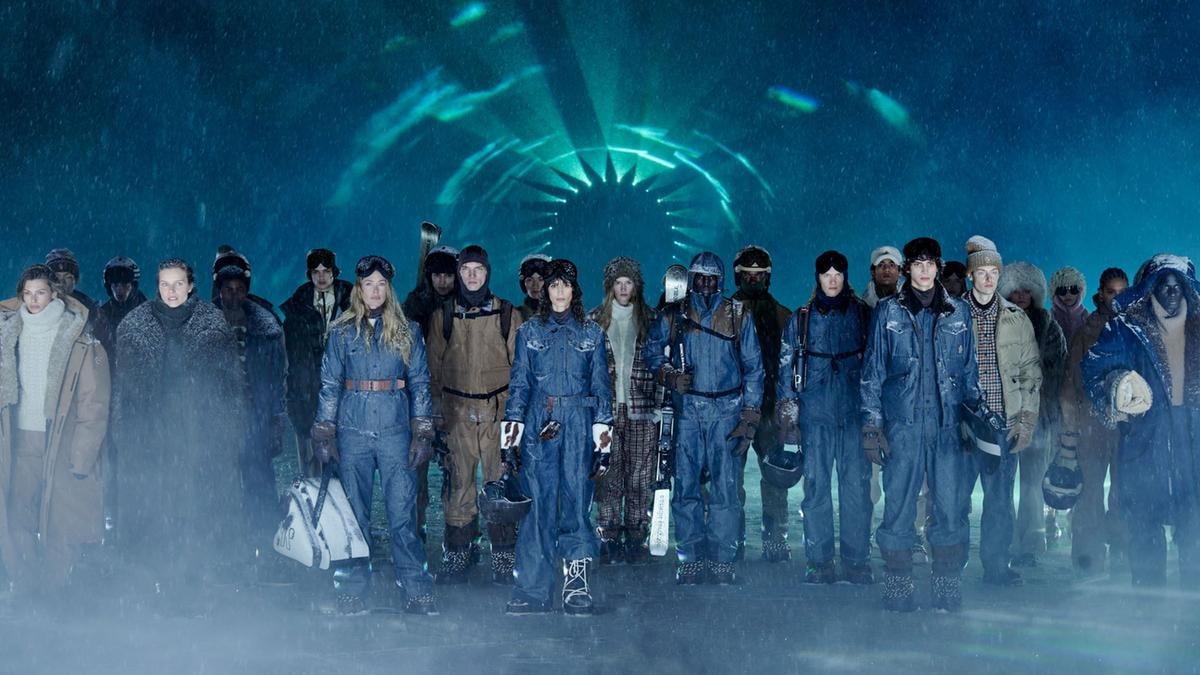 Il finale dello show moncler grenoble fall-winter 2025/26 a Courchevel (courtesy Moncler)