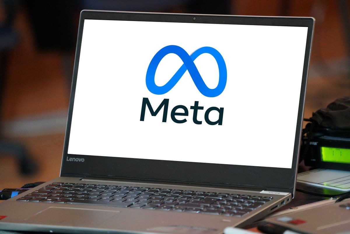 Meta cade in borsa: Cathie Wood vende. L’azione azzera i guadagni del 2025