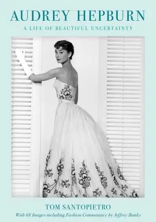 Audrey Hepburn: in un nuovo libro il ritratto inedito dell’icona di stile che ha ispirato la moda, anche quella maschile