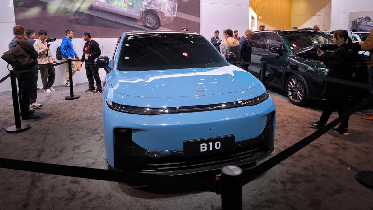 Stellantis va in Spagna a produrre il Leapmotor B10 elettrico cinese: ecco perché non ha scelto l’Italia