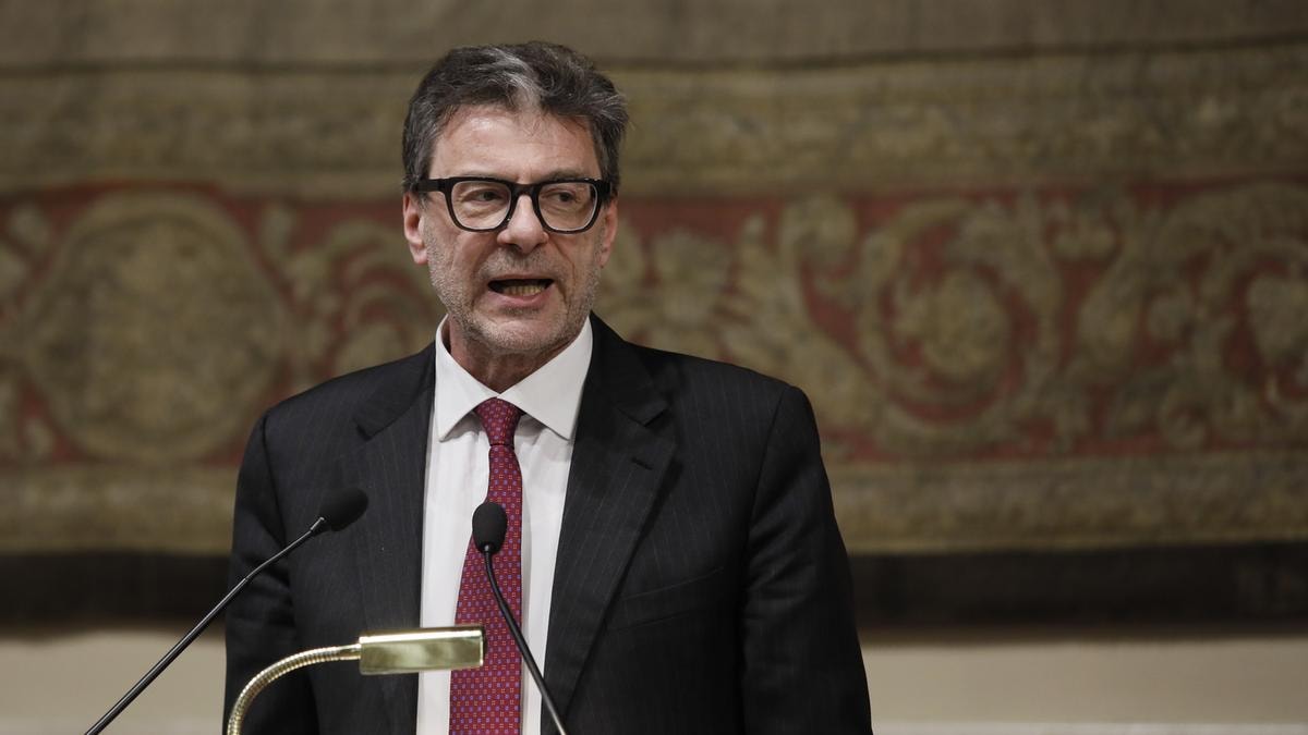 Giorgetti: non solo dazi, Trump usa anche le criptovalute come armi. Serve l’euro digitale per difenderci