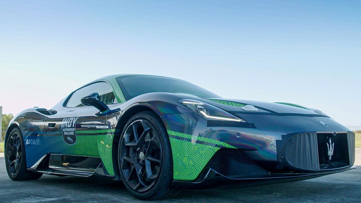 Stellantis, Maserati MC20 da record: 318 km/h in guida autonoma, primato mondiale a Cape Canaveral