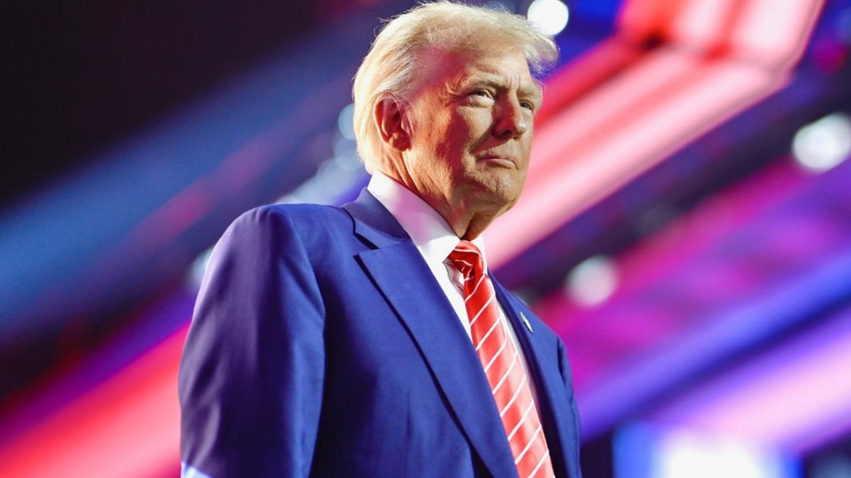 Donald Trump lancia USD1: la stablecoin ancorata al dollaro. Ecco quanto ci guadagna il presidente Usa