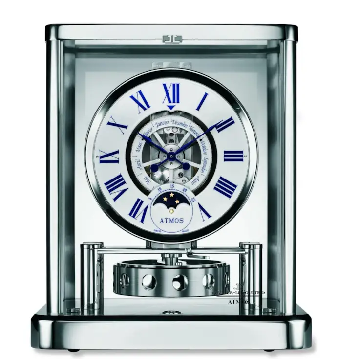 Guarda come pendolo… A Milano, la mostra dedicata ad Atmos, l’orologio simbolo di Jaeger-LeCoultre