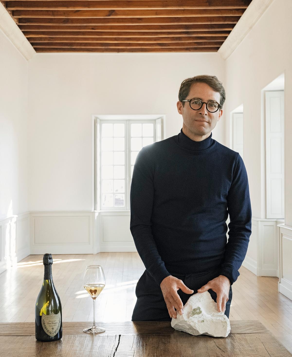 Come bere champagne? Dimenticate il naso è tutta questione di tatto, parola di Vincent Chaperon, chef de cave di Dom Pérignon 