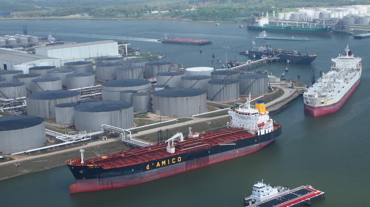 Il petrolio perde quasi il 10% a 61,5 dollari al barile dopo i contro-dazi della Cina