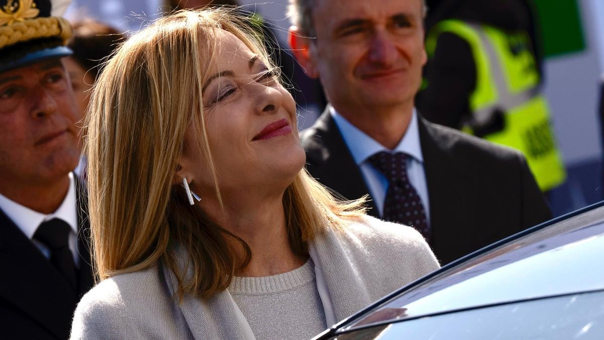 Dazi, doppio vertice a Palazzo Chigi. E Giorgia Meloni prepara il viaggio in Usa da Trump