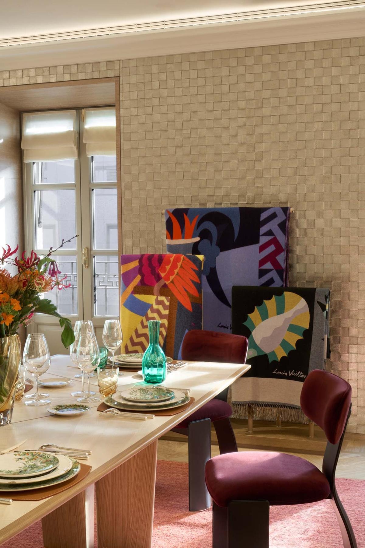 Riapre la storica boutique milanese di Louis Vuitton. Con molte novità