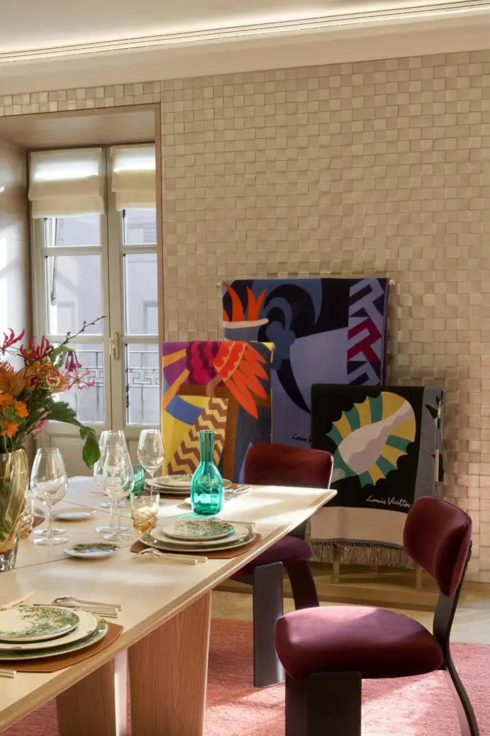Riapre la storica boutique milanese di Louis Vuitton. Con molte novità