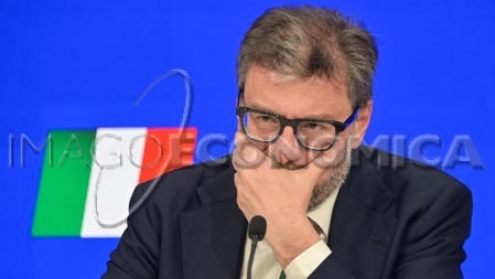 Il Cdm approva il Def, pil 2025 allo 0,6%. Il ministro Giorgetti: previsioni difficili con dazi