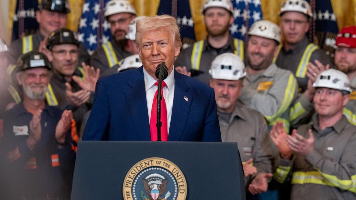 Quel consiglio (sospetto) di Trump prima di sospendere i dazi Usa: questo è il momento di comprare 