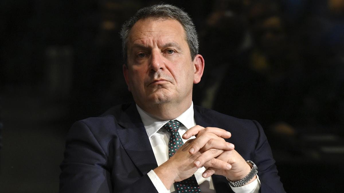 Snam, Agostino Scornajenchi in pole per la carica di ad