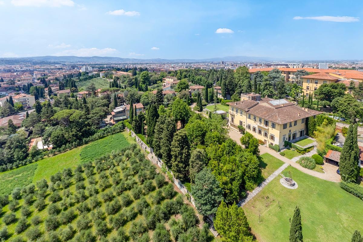 In Toscana, Villa Braggiotti è in vendita a 12 milioni