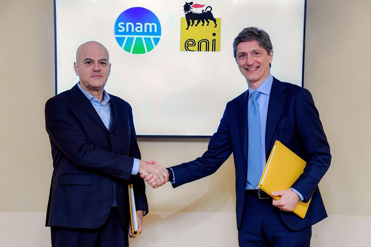 I ceo di Eni, Claudio Descalzi, e di Snam, Stefano Venier