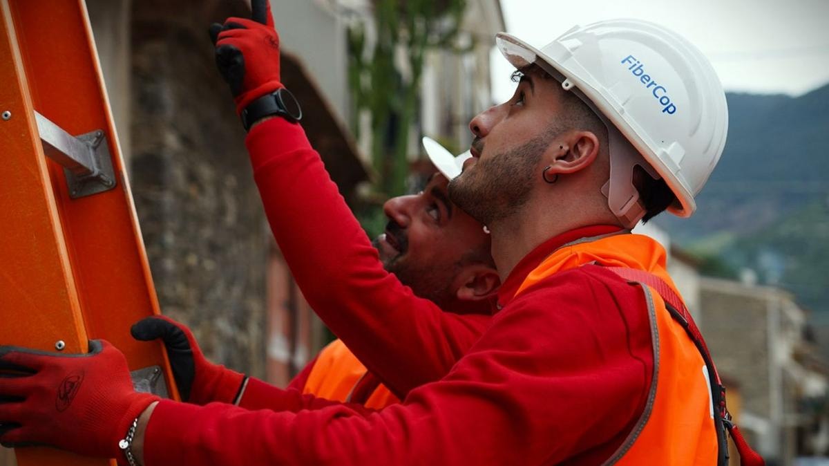 Fibercop, perdite per 302 milioni nel secondo semestre. Ma pesano i costi per lo scorporo della rete