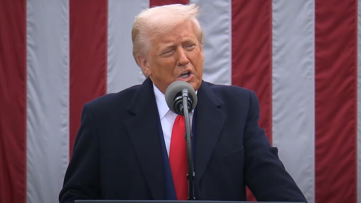 Trump attacca Powell e i futures sull’S&amp;P500 cadono: il signor «too late» va licenziato, la Fed è in ritardo sul taglio dei tassi 