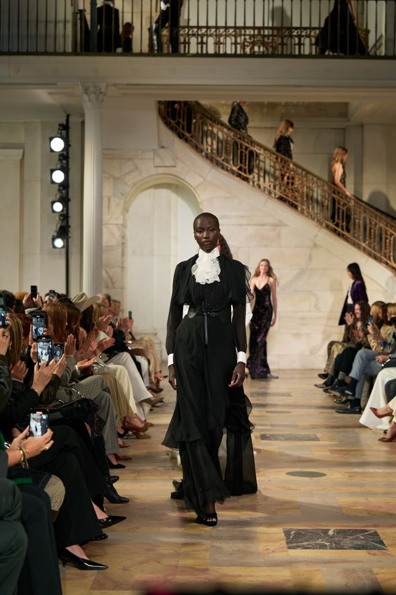 Il finale dello show Ralph Lauren Collection fall 2025 (courtesy Ralph Lauren)