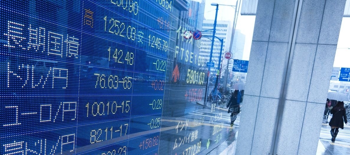 Il Giappone vende 20 miliardi di dollari Treasury Usa in due settimane, ai massimi dal 2005. Che cosa succede