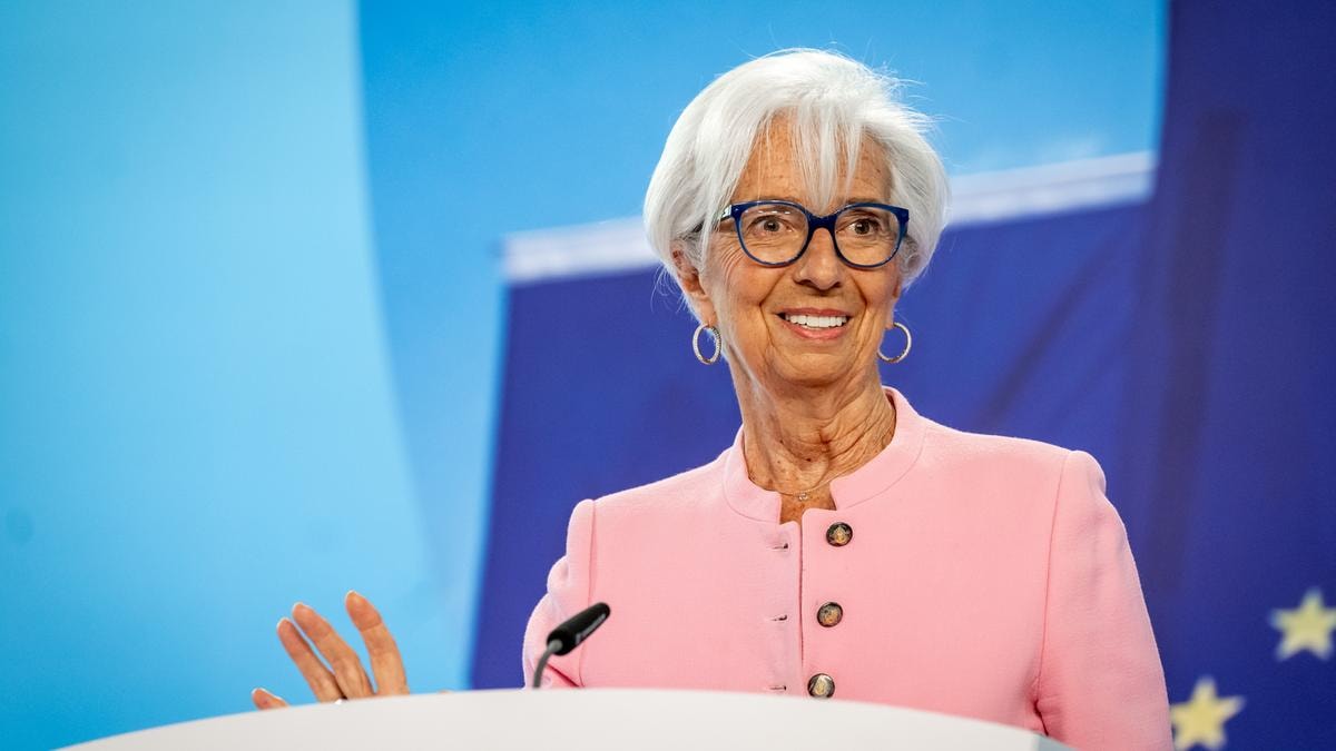 Bce, Lagarde difende Powell (Fed): spero che Trump non lo licenzi. Fiducia in un accordo sui dazi