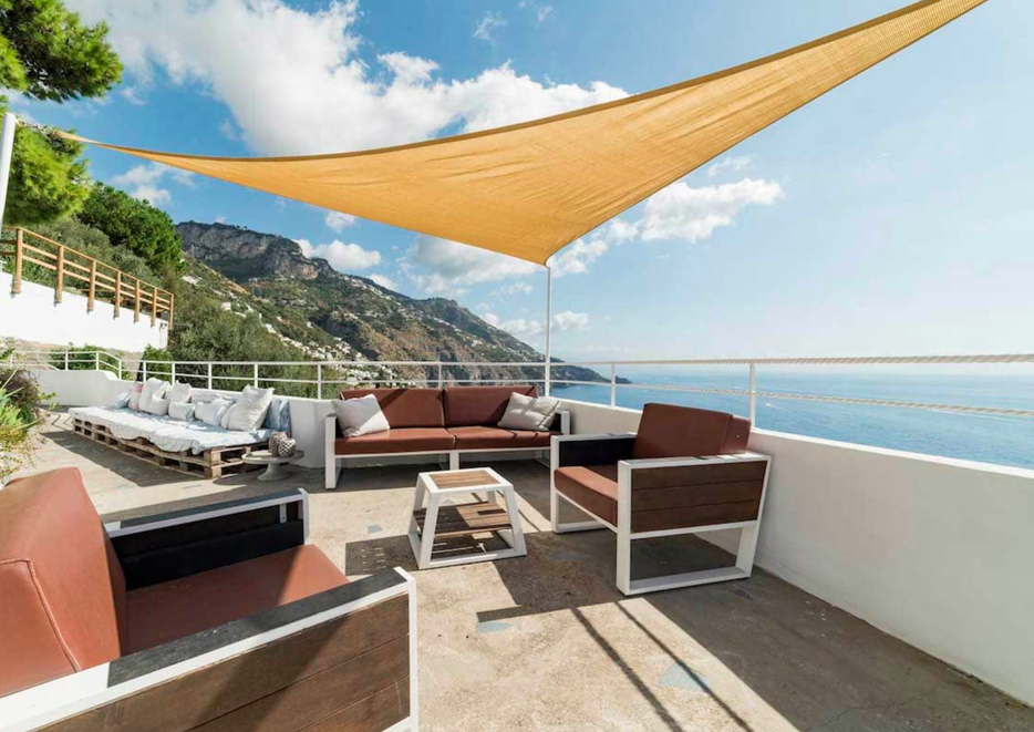 Villa del Presidente, l’hotel di charme sulla Costiera Amalfitana dove il mare entra in casa