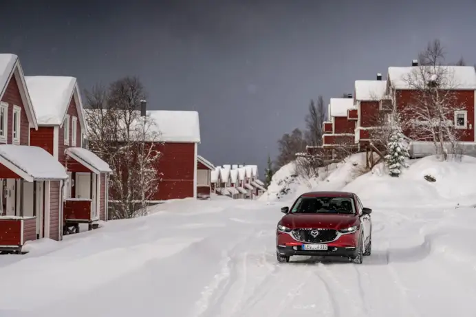 Design Kodo e spirito Takumi: Mazda CX-30 si racconta tra nevi nordiche e innovazione