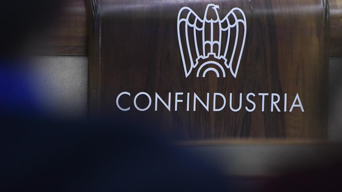 Dl Bollette, tensione tra Confindustria e il governo: occasione persa. Ma Palazzo Chigi sconfessa gli industriali