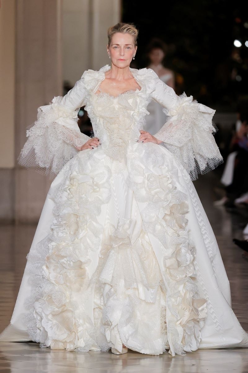 Simonetta Gianfelici con un look bridal Vivienne Westwood (courtesy Vivienne Westwood)