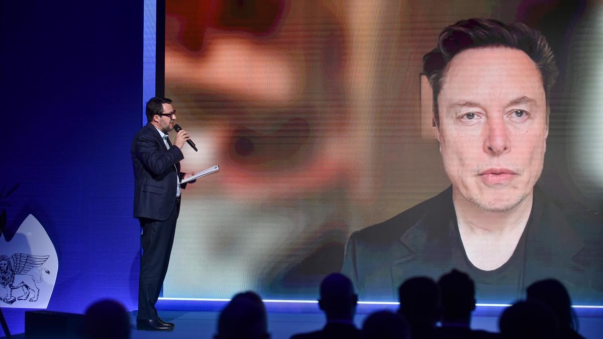 Colloquio tra Salvini e Musk durante il Congresso della Lega a Firenze