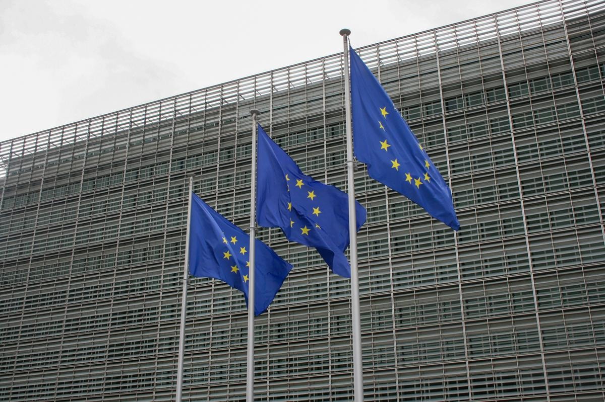 Ue, la Commissione investe 910 milioni per rafforzare la difesa europea. Anche l’Ucraina fa parte del progetto