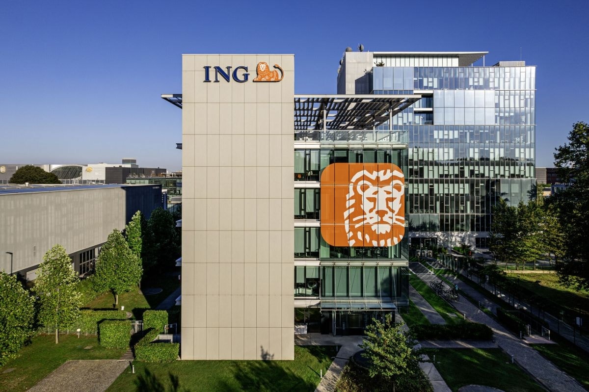 Ing batte le attese e lancia un buyback da 2 miliardi. Il ceo van Rijswijk: valutiamo acquisizioni. La Sondrio nel mirino?