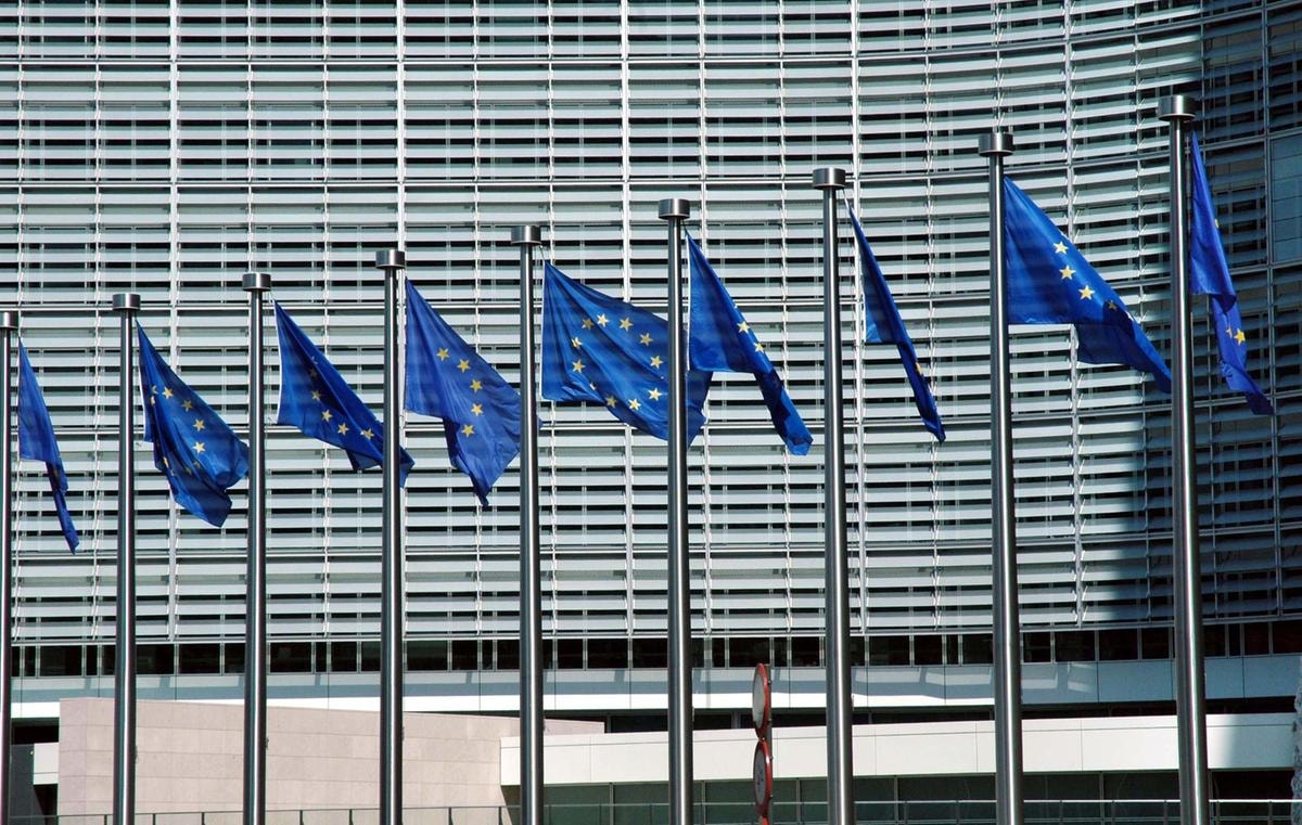 Dazi, Ue non si fida di Trump: pronto un pacchetto da 100 miliardi senza accordo con gli Usa
