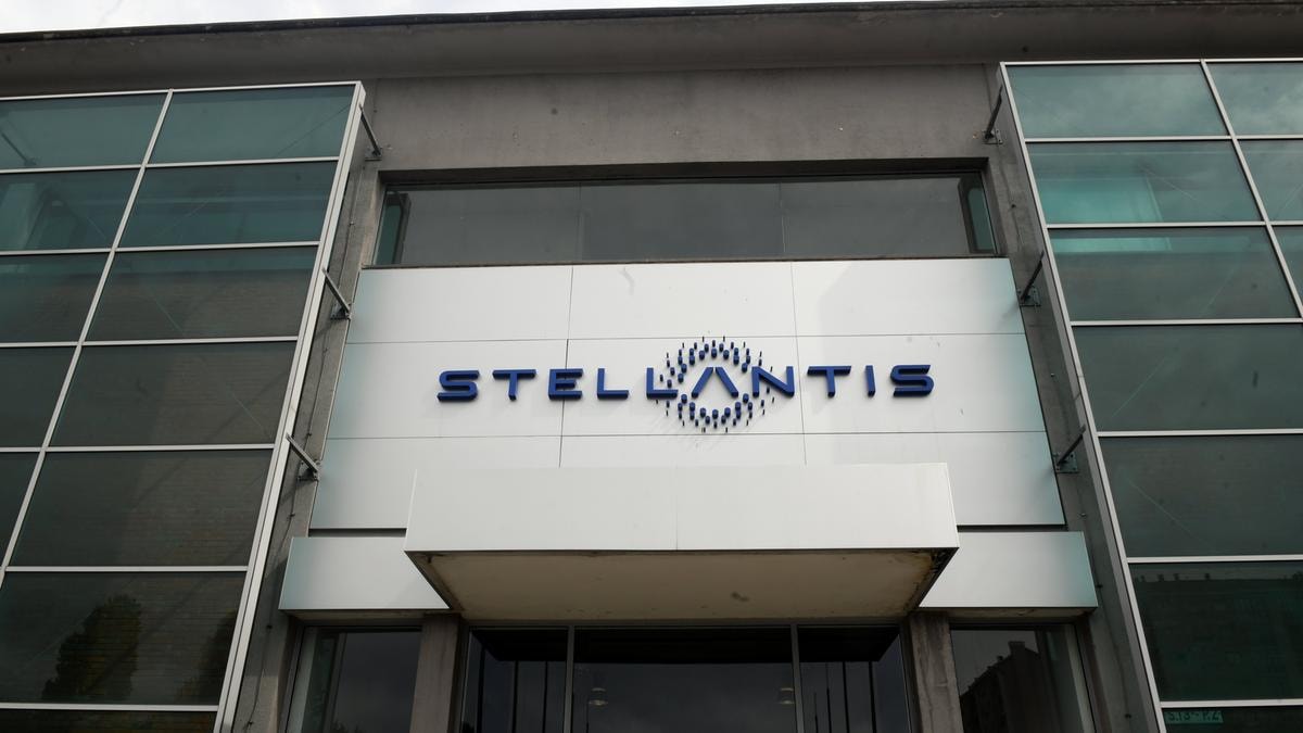Anche Moody’s declassa Stellantis: il rating scende a Baa2. Per il gruppo è terzo downgrade in due mesi